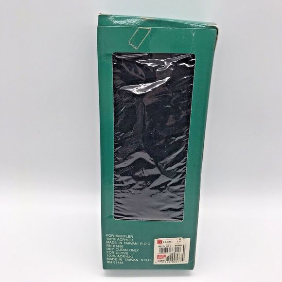 Vintage Bill Blass Matching Black Acrylic Muffler and Gloves Set Womens OSFM NOS - Picture 5 of 7